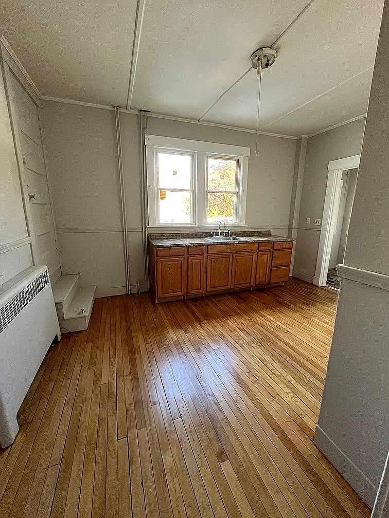 2 bed, 950 sqft, $1,800 — Photo 4