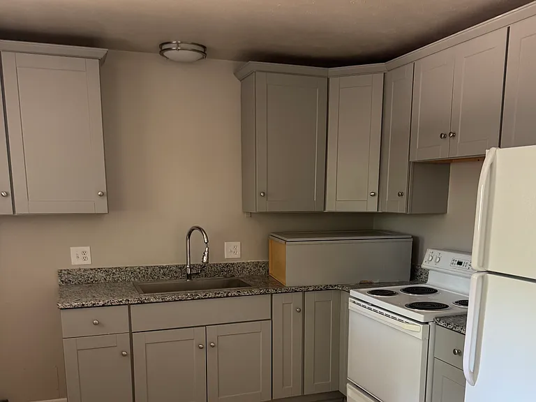 218 N Roosevelt Ave #218 — Photo 2