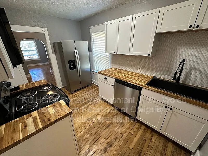 2 bed, 1.0 bath, $870 — Photo 3