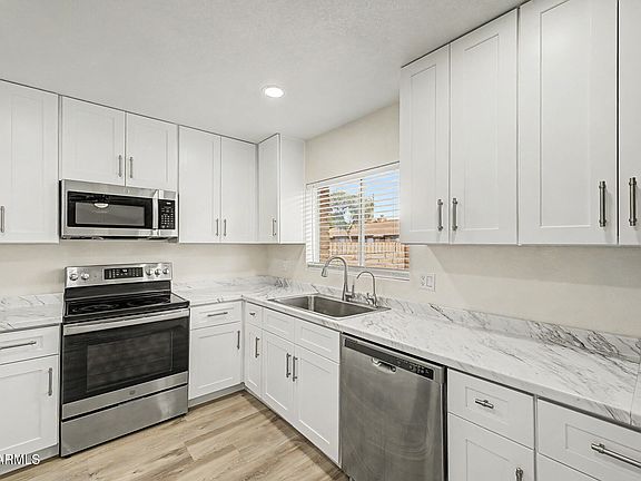 3rd image of 108 W LOMA VISTA Drive #101