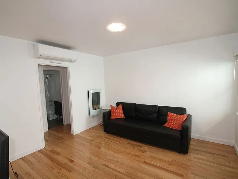 35 Clubhouse Ave #G — Photo 5
