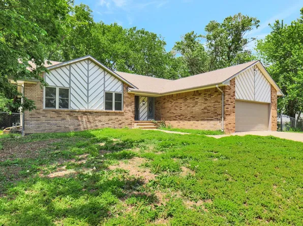 6131 N Dodge Cir, Wichita, KS 67204