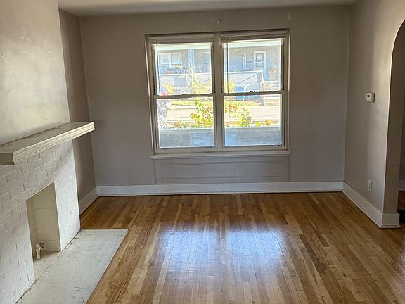 3rd image of 221 Gilliland Pl