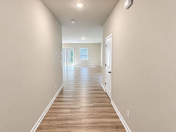 2nd image of 739 Gelderland Dr