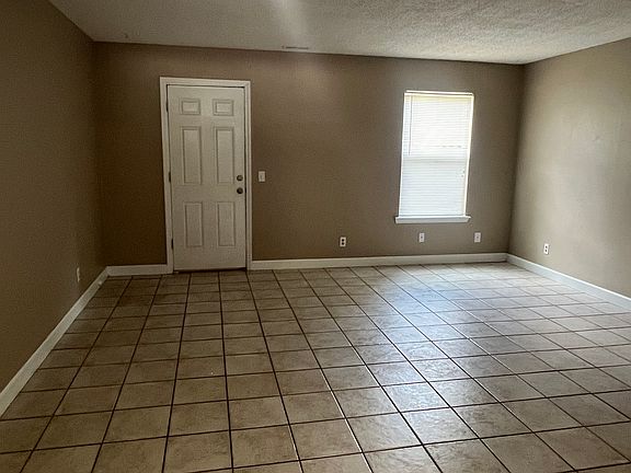 4th image of 876 N Lola Ln #876