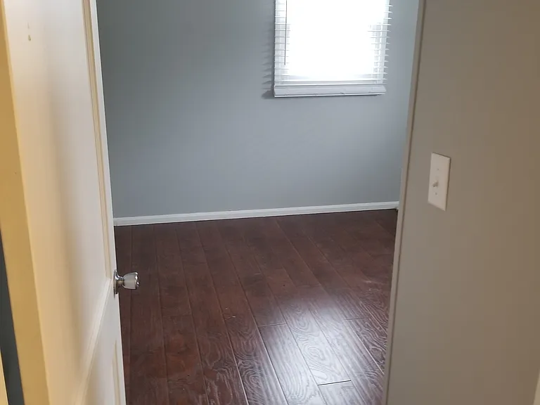 2415 Lamb St — Photo 10