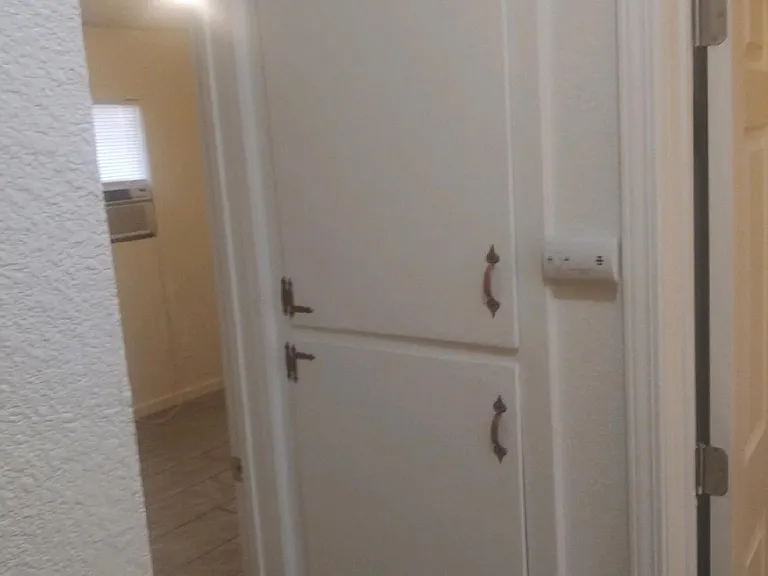 1161 Vine St — Photo 7