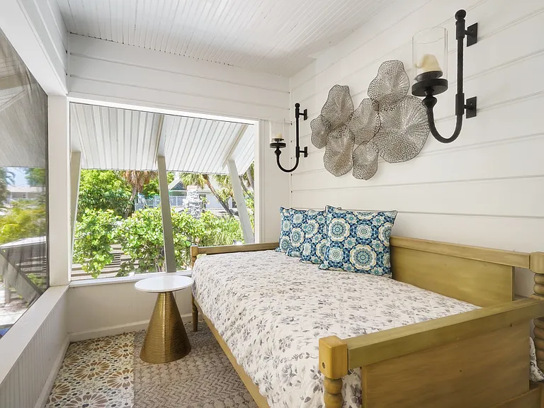 1804 Pass A Grille Way — Photo 43