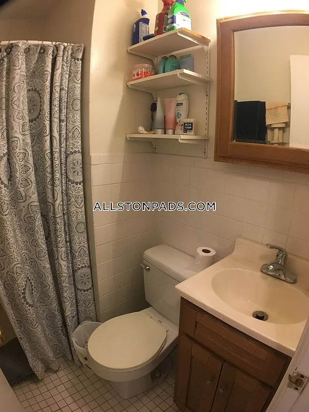 21 Park Vale Ave — Photo 3