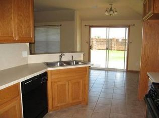 1005 SW 35th Pl, Moore, OK 73160