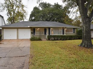 5554 Little Lake St, Bellaire, TX 77401
