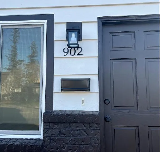 902 E Division St #902 — Photo 2
