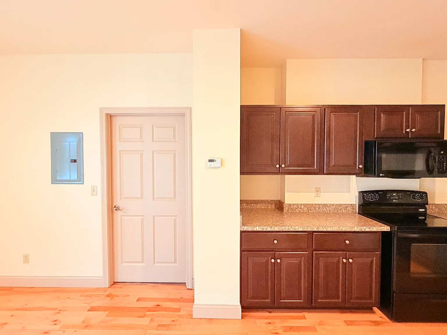 2 bed, $2,300 — Photo 3