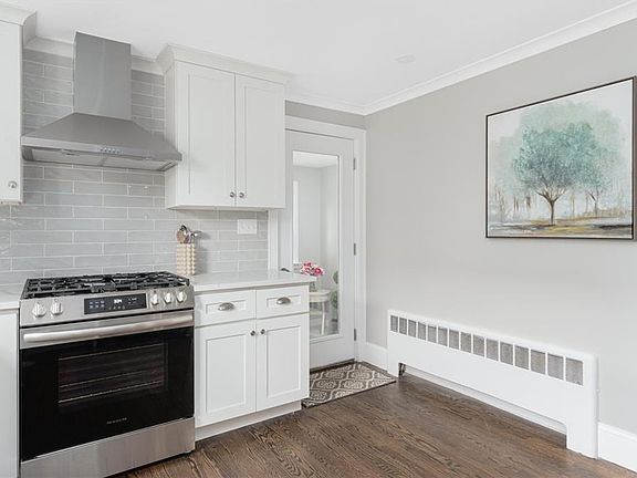 3rd image of 77 Rockwood Ave