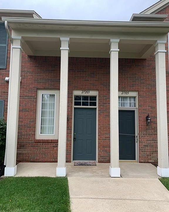 1st image of 27203 Chesapeake Cir
