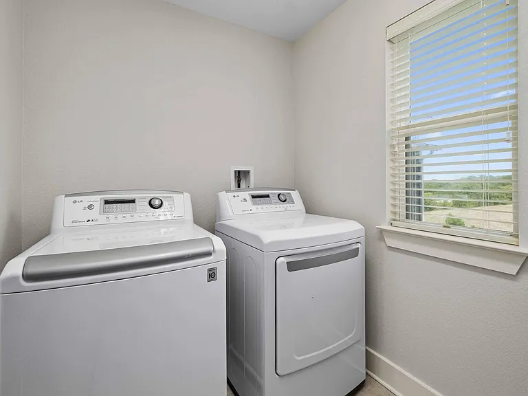2813 Stock Dr — Photo 13