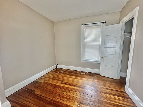 5th image of 29 Woodside Ave Floor 2