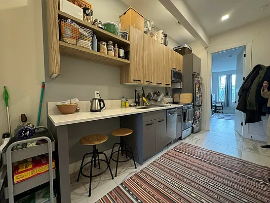 Rented by Rumah Realty Inc | media 13