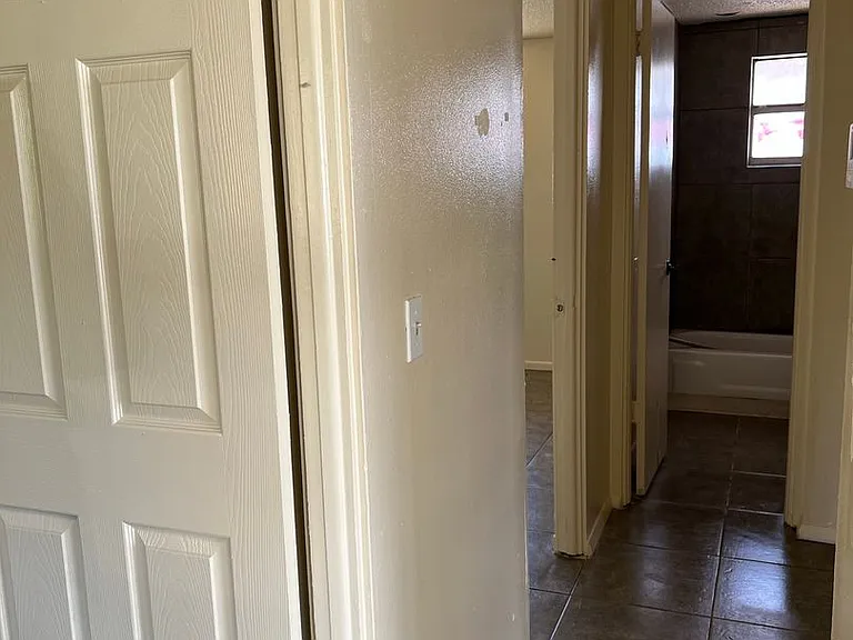 1014 57th Avenue Dr E — Photo 11