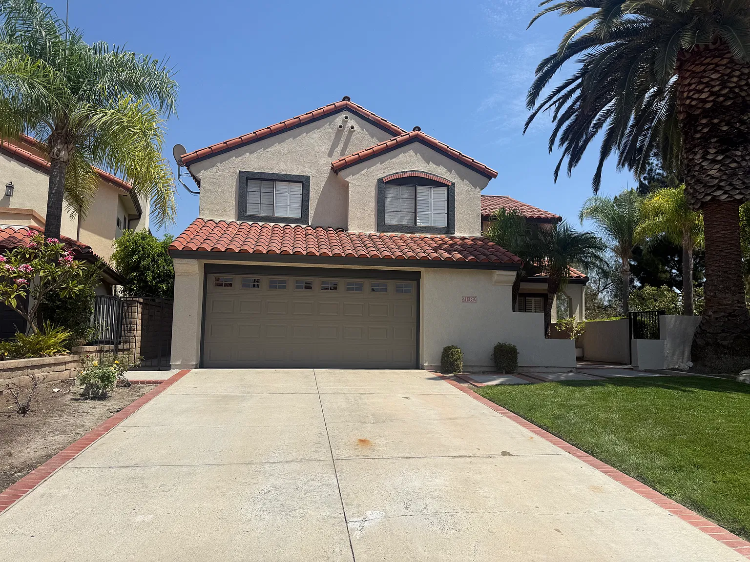 4 bed, 2200 sqft, $6,500 — Photo 1