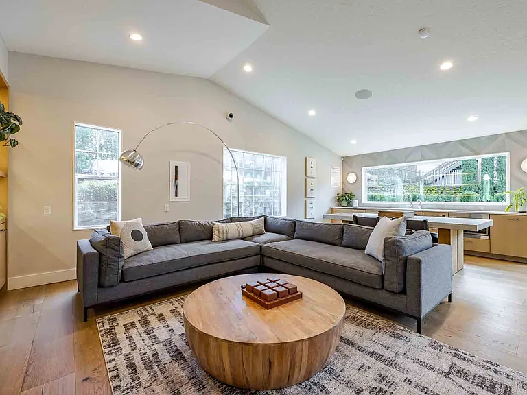 Avana Birch Pointe — Photo 24