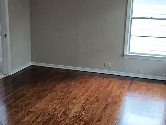 4th image of 1602 Hill St