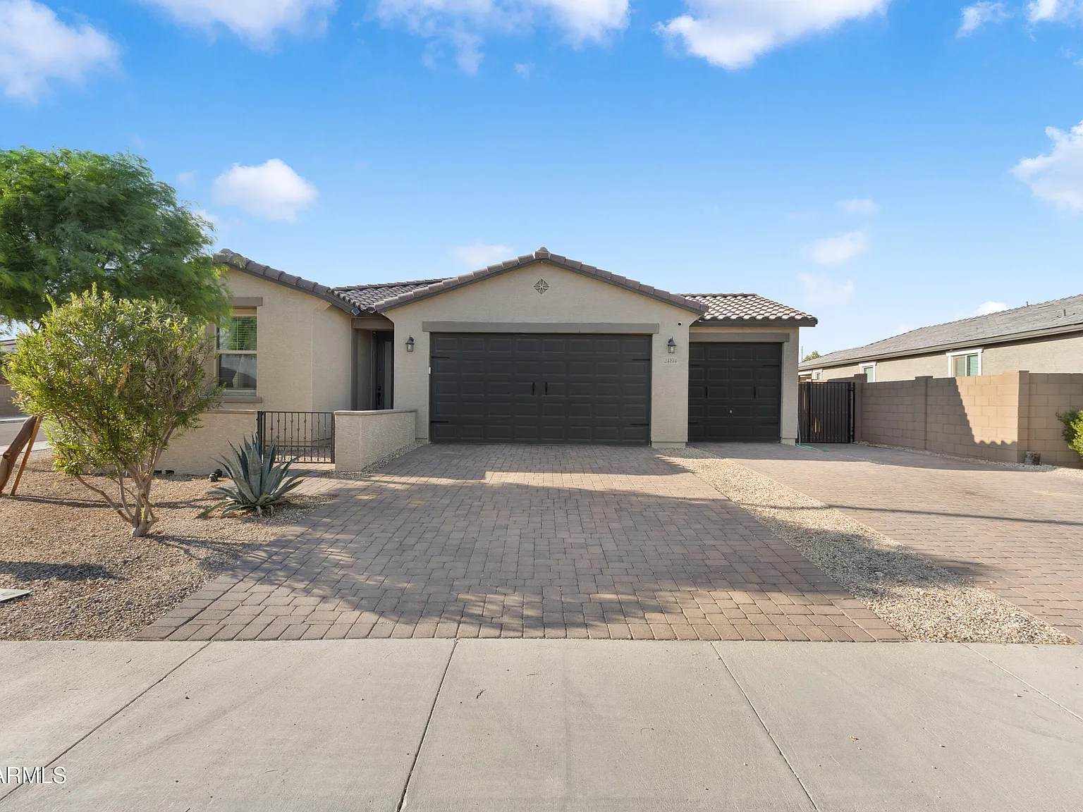 6 bed, 2.0 bath, 1597 sqft, $3,000 — Photo 2