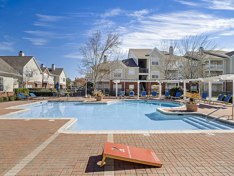 Greenbrier Estates Apartments — Photo 2