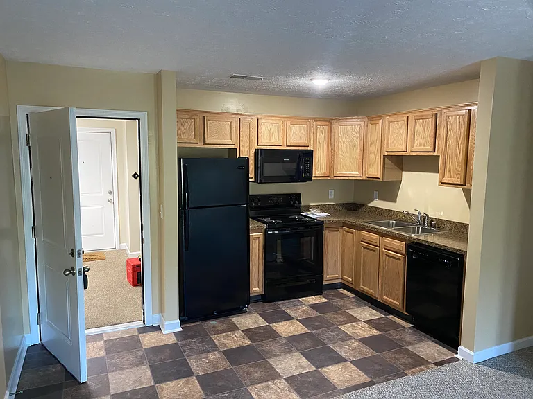 66 Buena Vista Dr #19 — Photo 5
