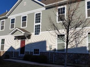 49 Meadow View Dr, Middletown, NY 10940