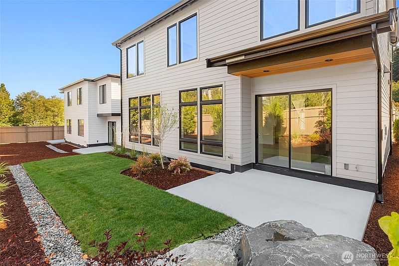 5th image of 21013 SE 80th Street