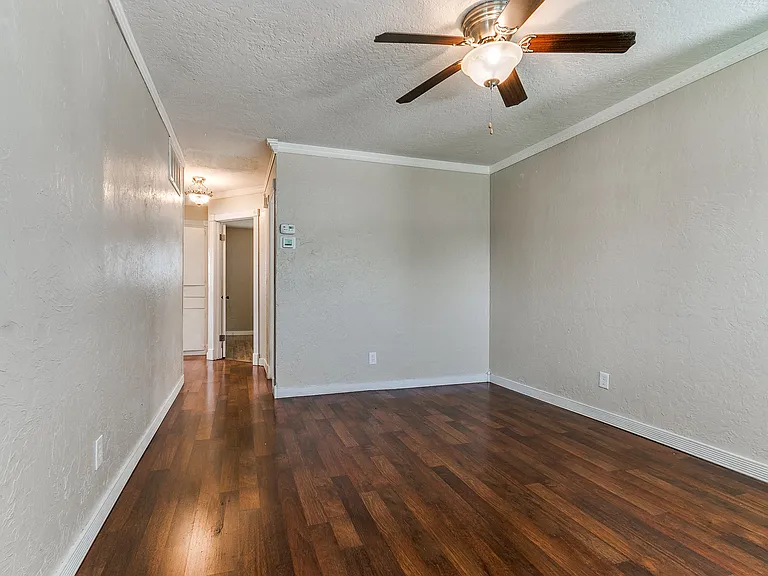 1612 Dakota St — Photo 46