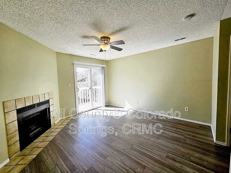 1010 Mazatlan Cir #B — Photo 3