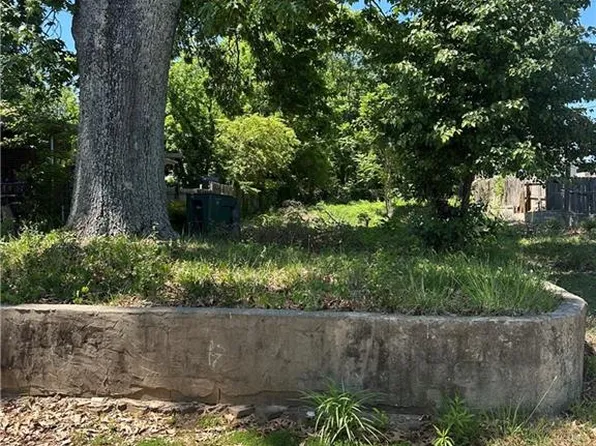 2512 Machine St, Winston Salem, NC 27105