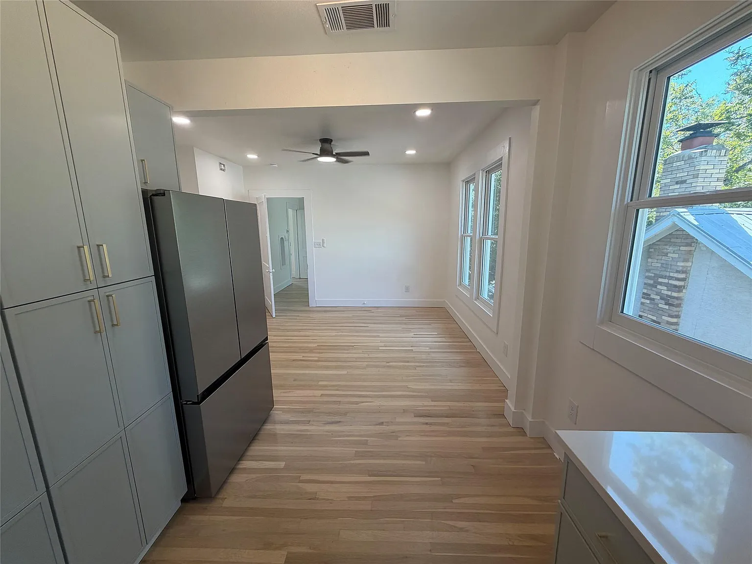 1 bed, 1.0 bath, 1000 sqft, $1,995 — Photo 4