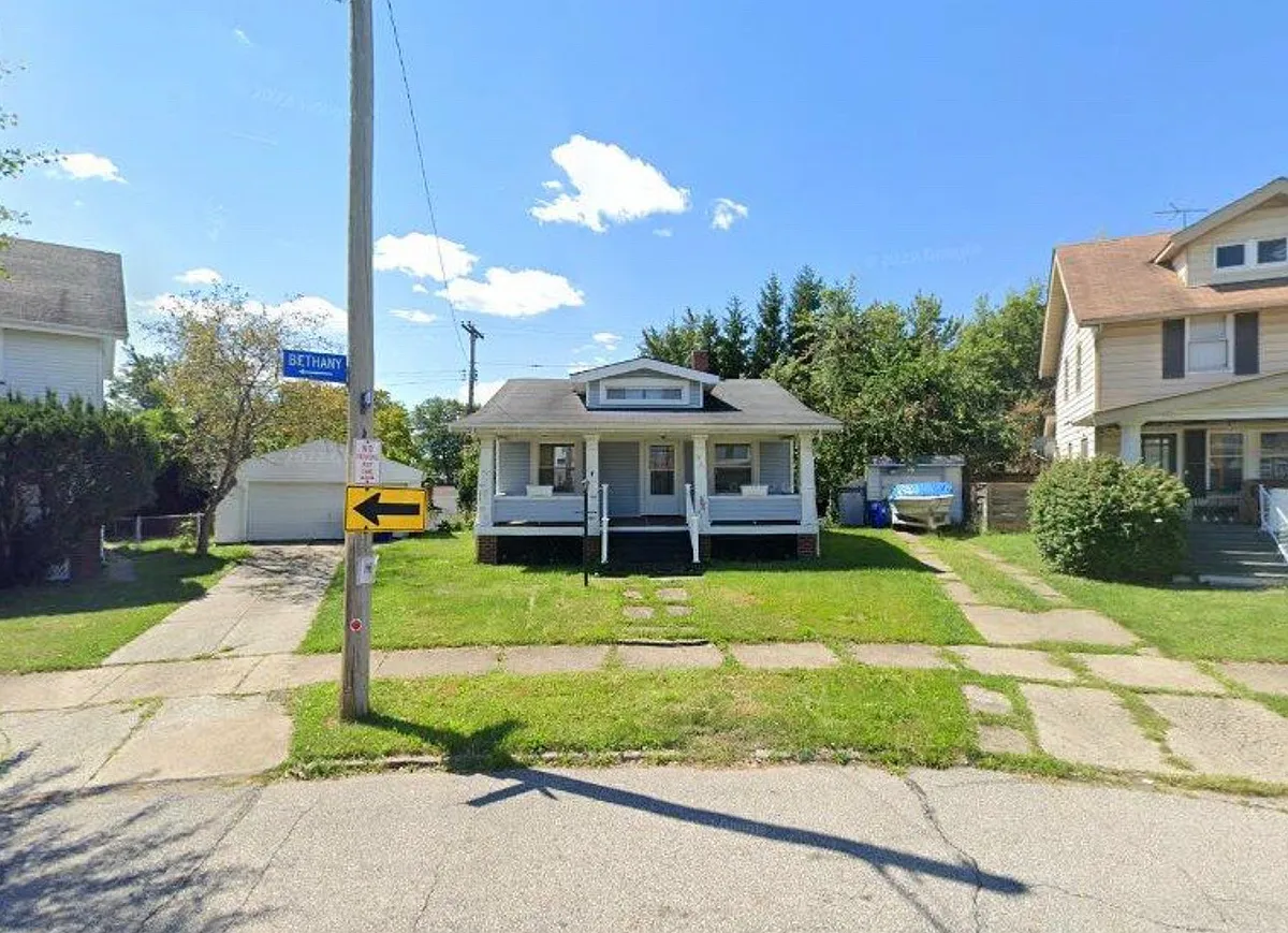 Building Photo - 3590 W 123rd St
