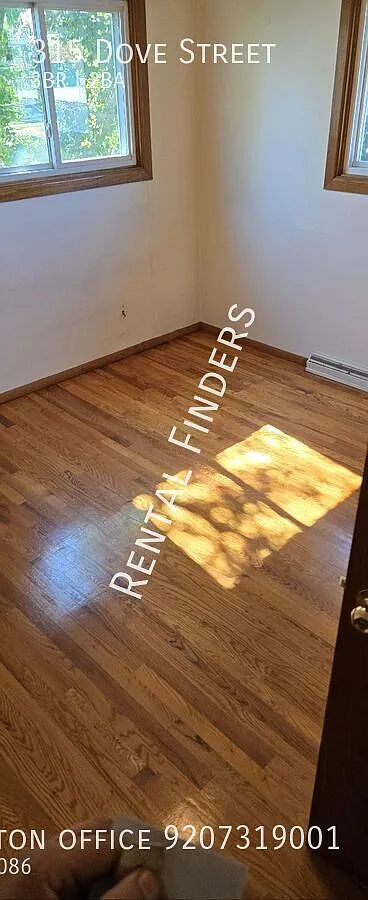3 bed, 1.5 bath, $1,295 — Photo 2