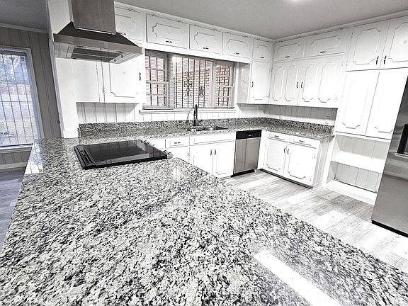 5th image of 3203 43rd St