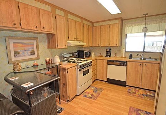 5th image of 48 Sea Fern Dr