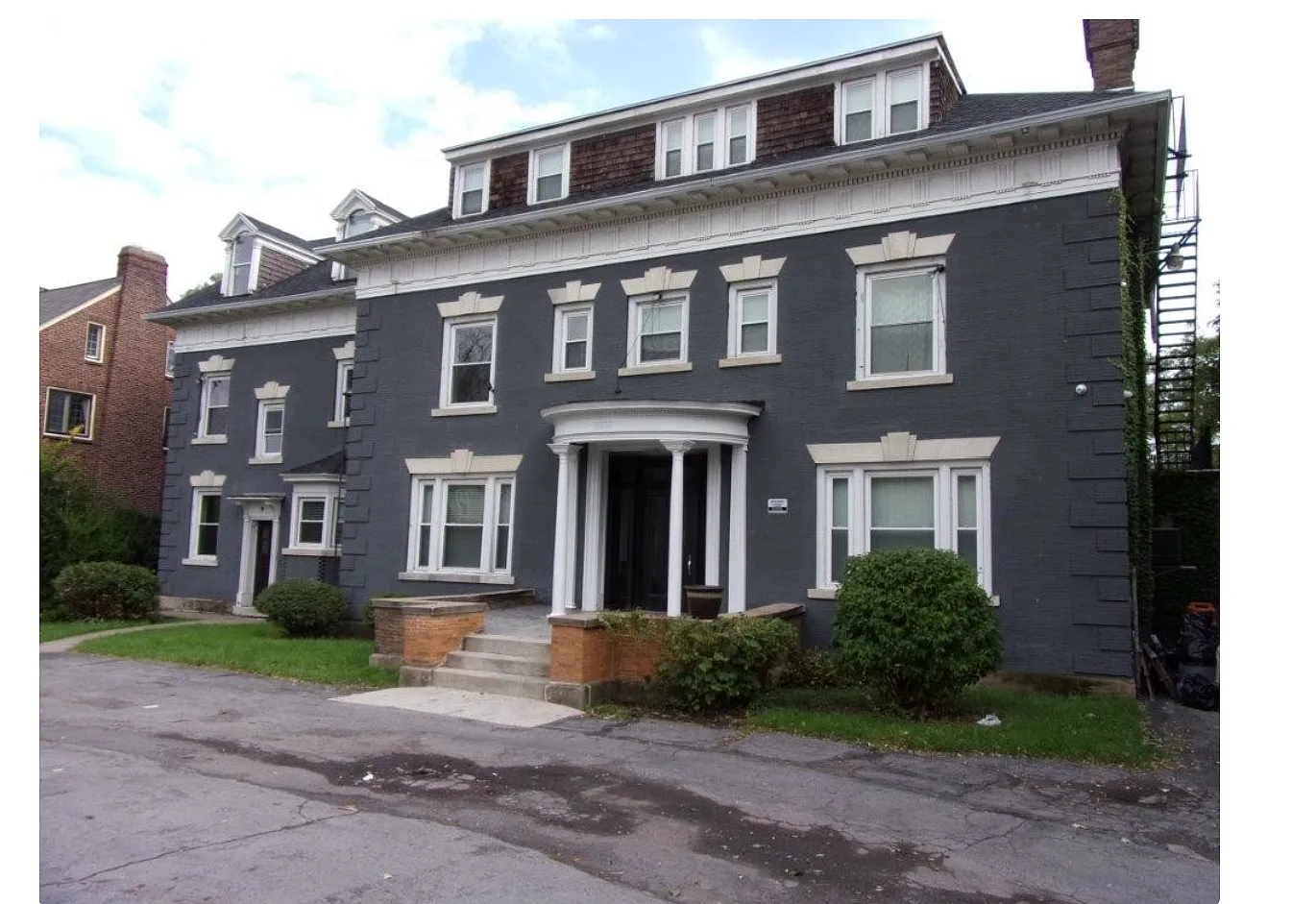 2 bed, $1,295 — Photo 1
