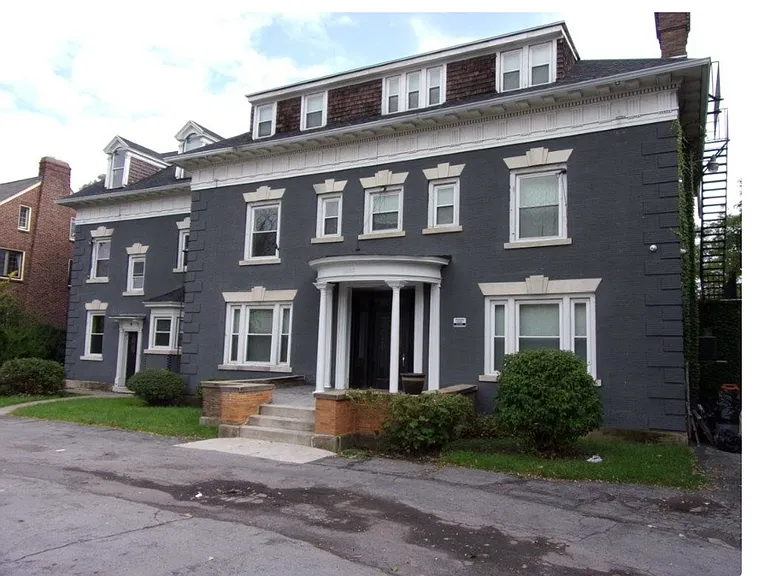 1050 Lake Ave #3 — Photo 1