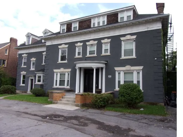 1050 Lake Ave, Rochester, NY