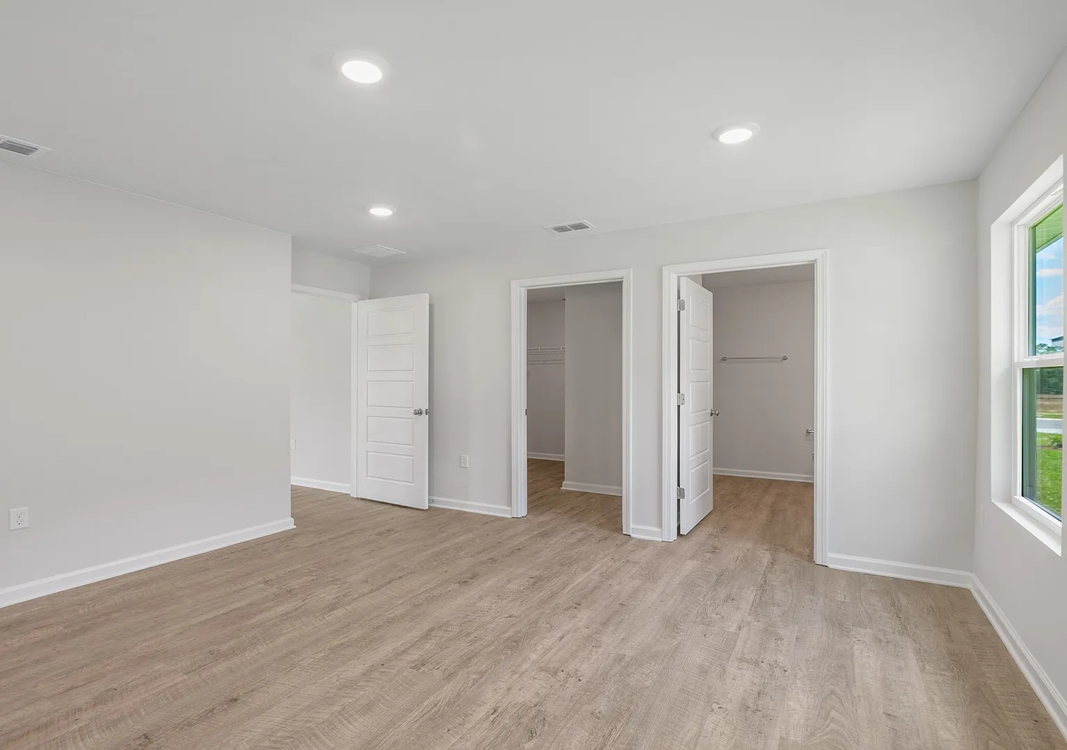3 bed, 1580 sqft, $2,499 — Photo 4