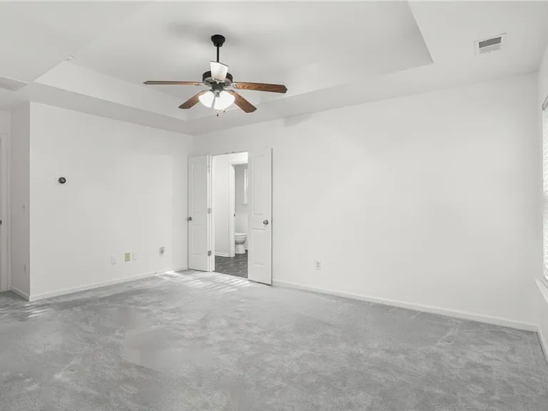 702 Barberry Dr — Photo 13