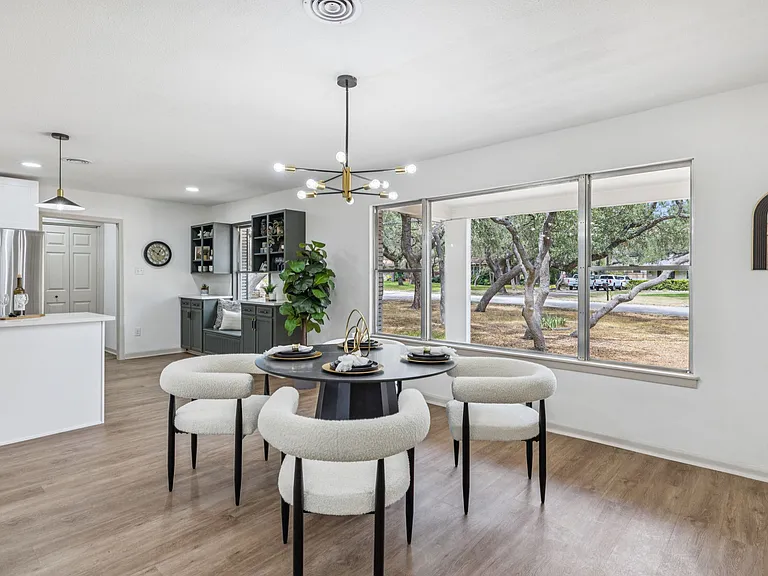 320 El Portal Dr — Photo 10