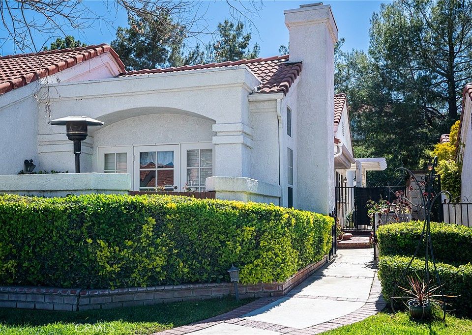 1st image of 25875 Bellis Dr