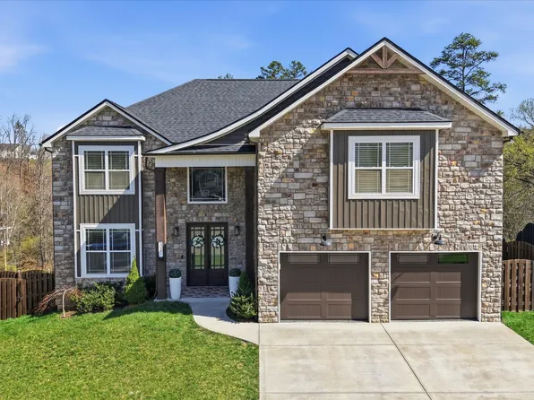 2052 Highlands Ridge Ln, Knoxville, TN 37932