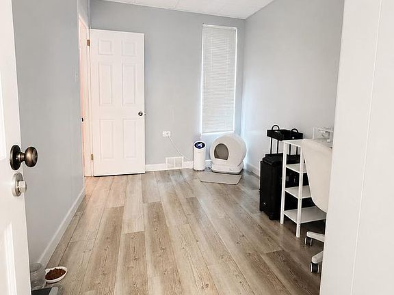 4th image of 432 N 13th St
