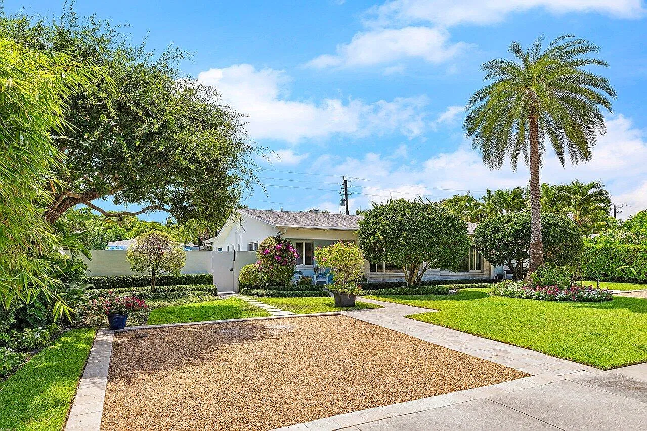 2 bed, 1.5 bath, 1082 sqft, $21,000 — Photo 2