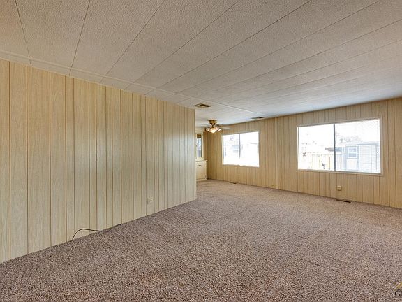 3rd image of 7 Tee Ln